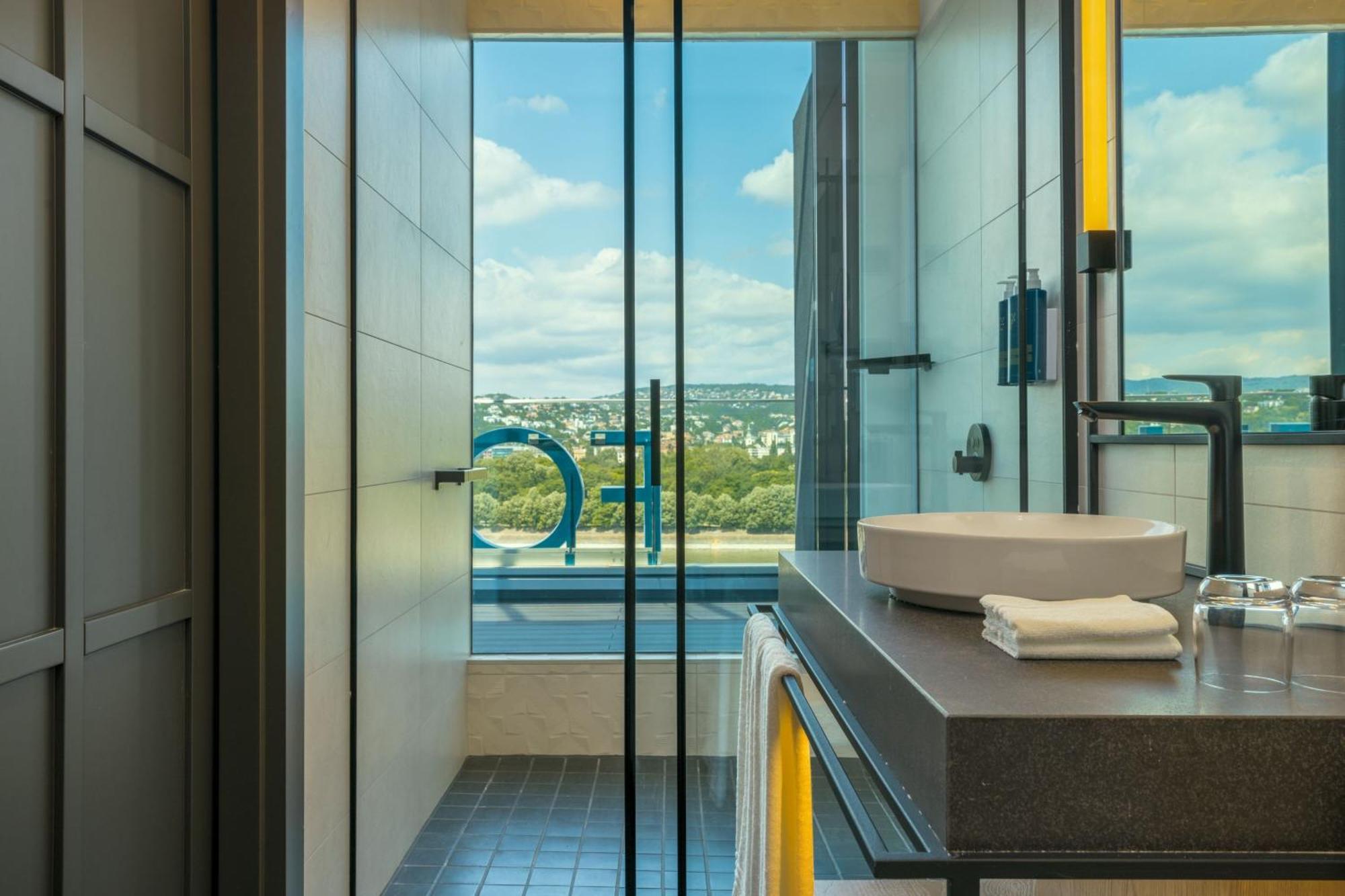 Four Points By Sheraton Budapest Danube Экстерьер фото